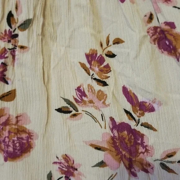 Lace Floral Summer Blouse - Picture 5 of 5